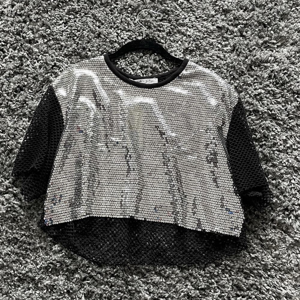 New with Tags Emma & Sam Sequin Mesh Crop Top